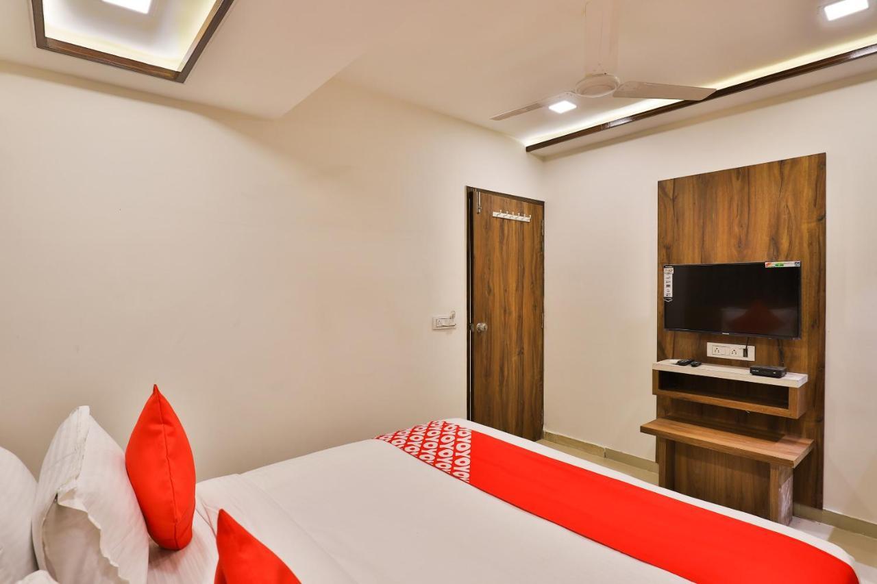 Oyo 24950 Hotel Shree Balaji Residency Ахмедабад Екстериор снимка