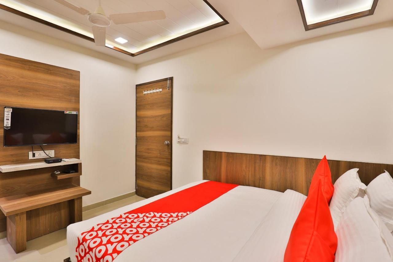 Oyo 24950 Hotel Shree Balaji Residency Ахмедабад Екстериор снимка