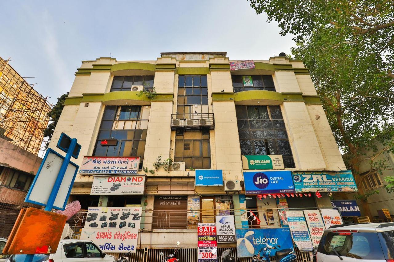 Oyo 24950 Hotel Shree Balaji Residency Ахмедабад Екстериор снимка